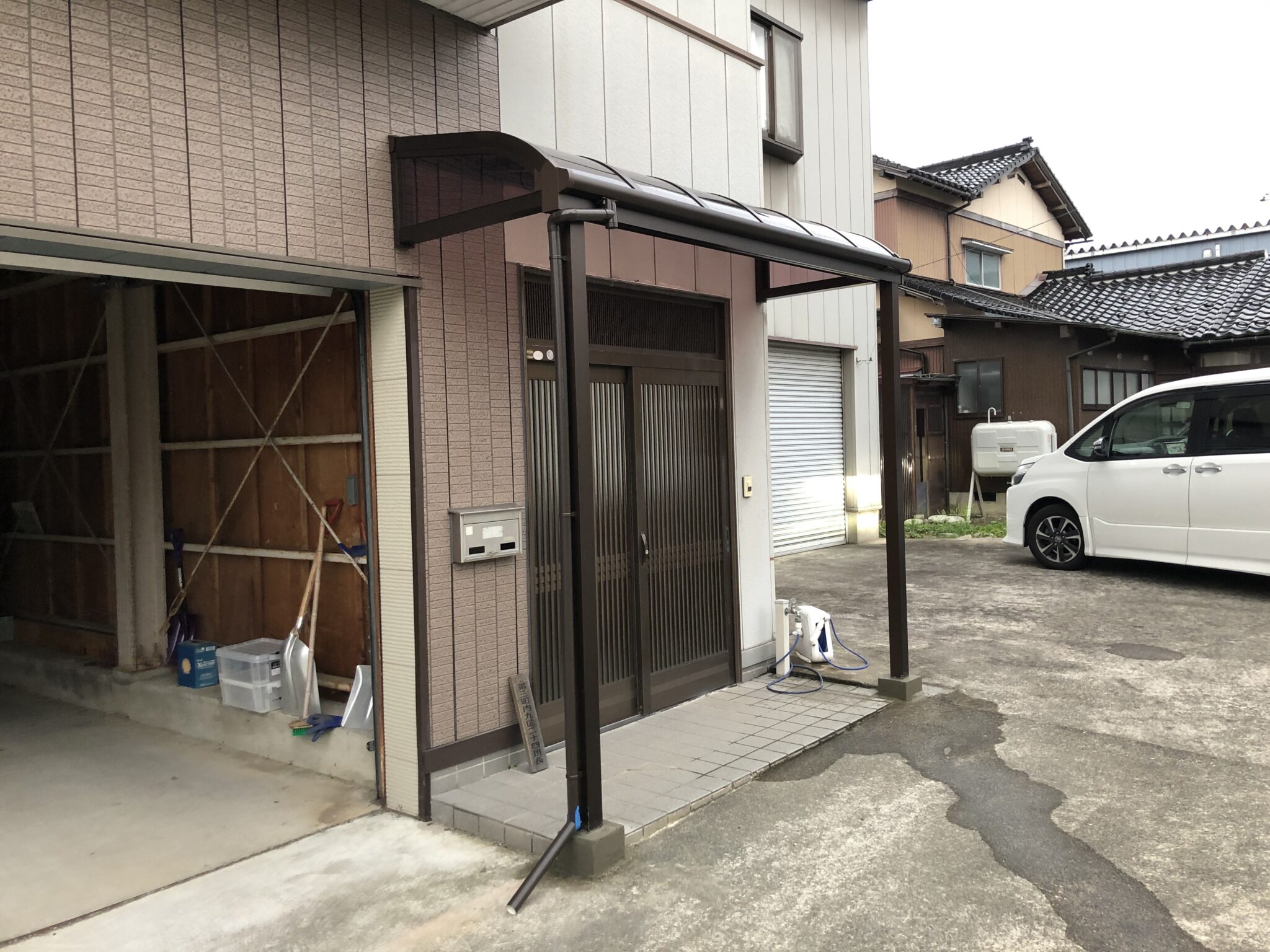 玄関テラス屋根新設工事 株式会社ファンヴァレー射水店 建築事業部（旧 増改センター射水店）